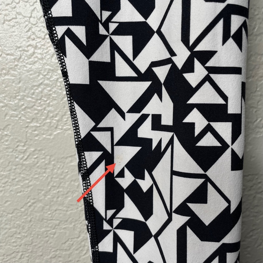 Lorna Jane Leggings Geometric Pattern Black & White Activewear Workout - Picture 6 of 13
